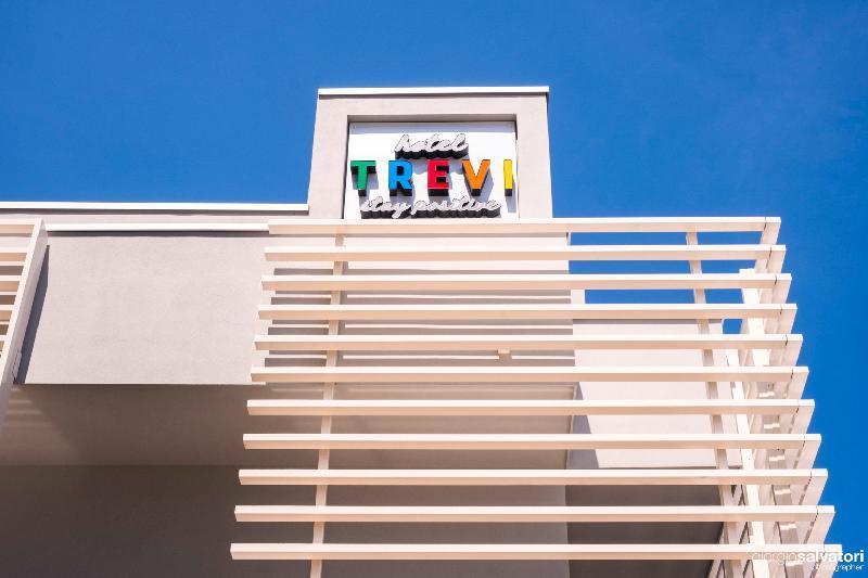 Hotel Trevi เบลลาเรีย-อีเจอา มารีนา ภายนอก รูปภาพ