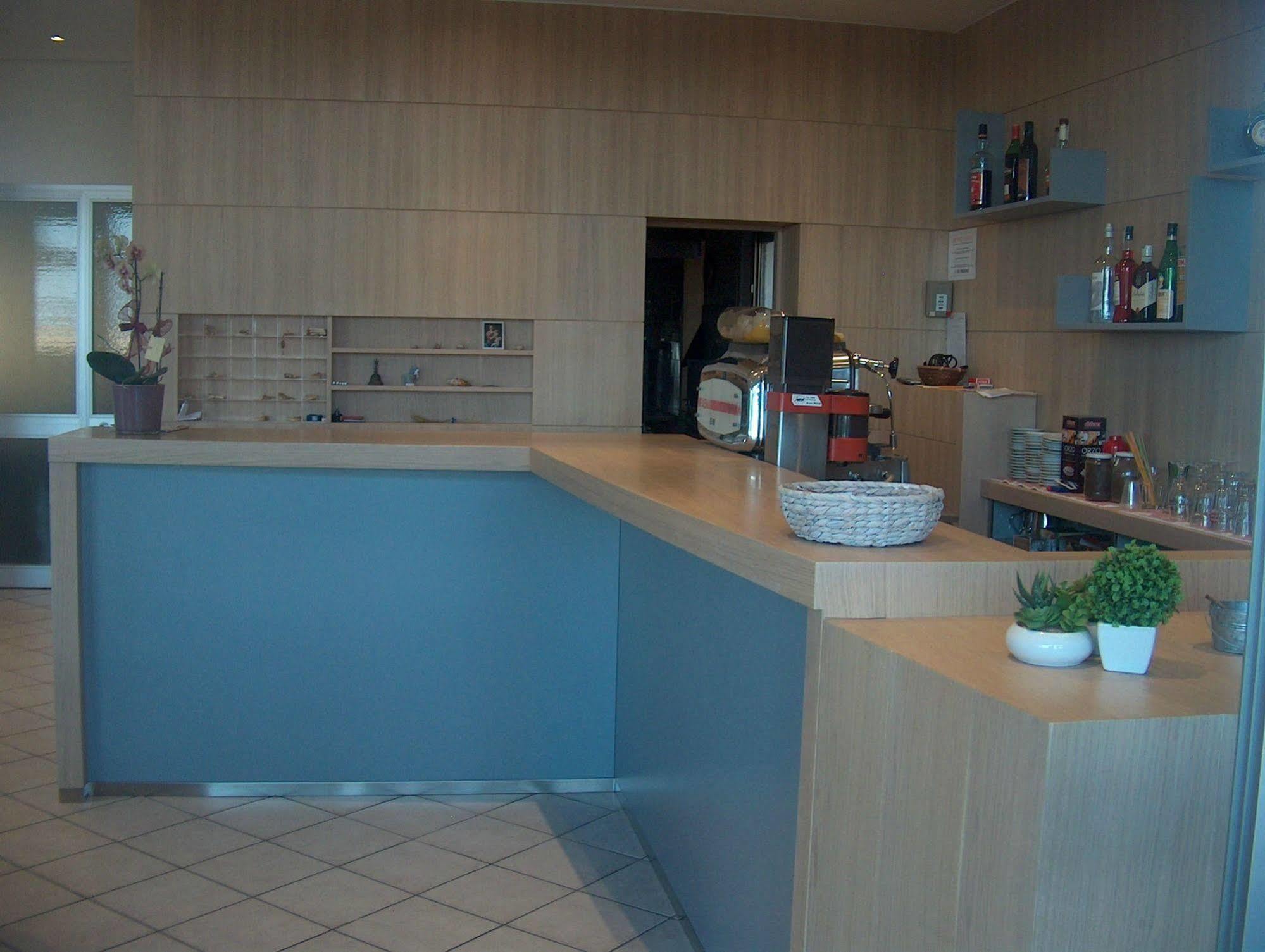 Hotel Trevi เบลลาเรีย-อีเจอา มารีนา ภายนอก รูปภาพ