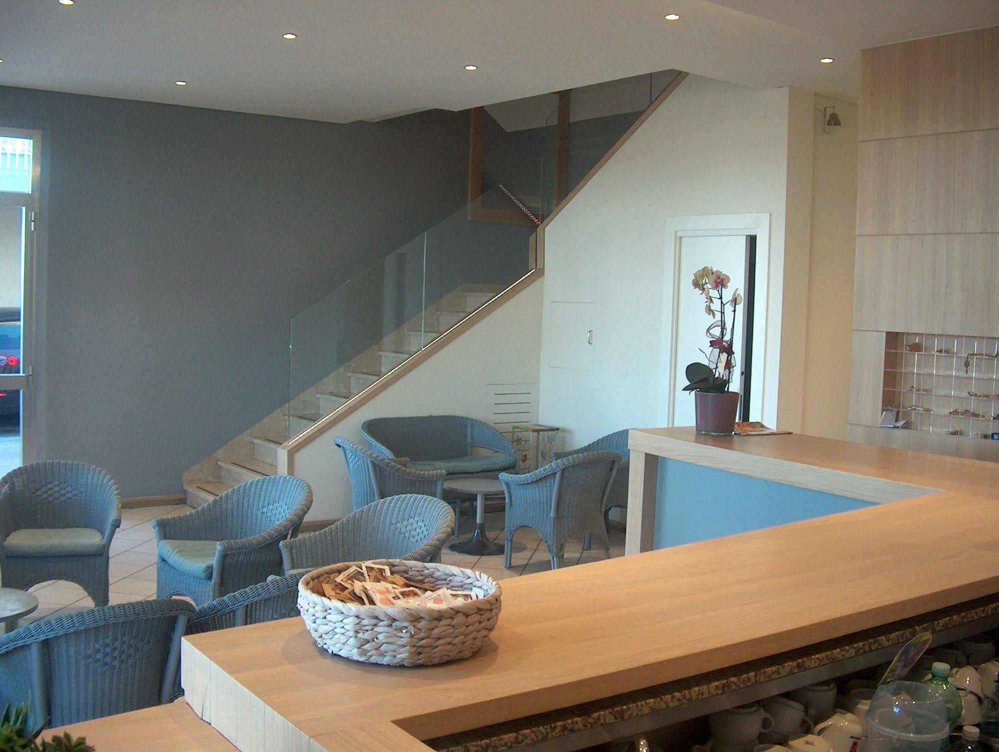 Hotel Trevi เบลลาเรีย-อีเจอา มารีนา ภายนอก รูปภาพ