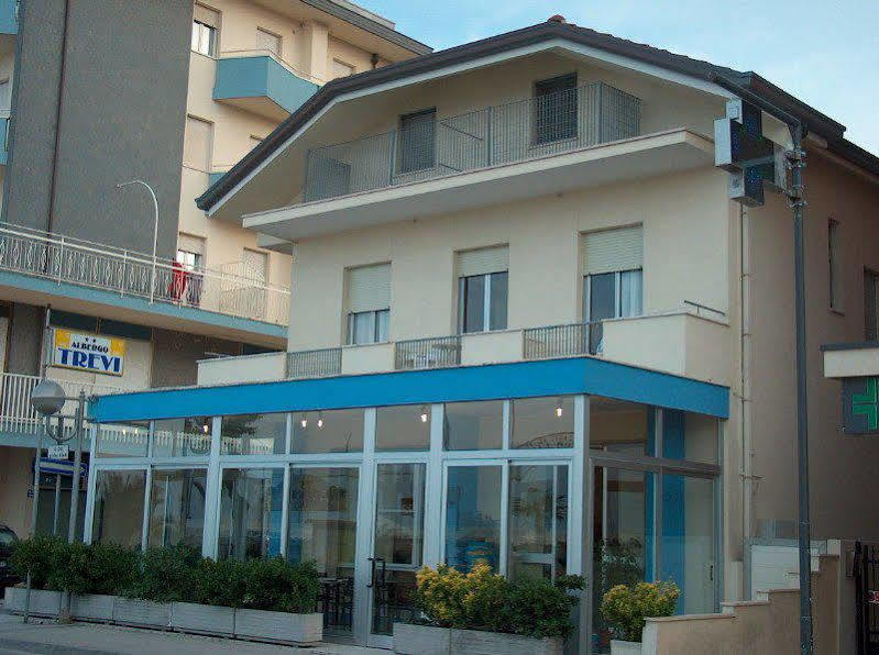 Hotel Trevi เบลลาเรีย-อีเจอา มารีนา ภายนอก รูปภาพ