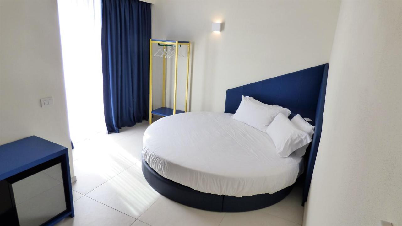 Hotel Trevi เบลลาเรีย-อีเจอา มารีนา ภายนอก รูปภาพ