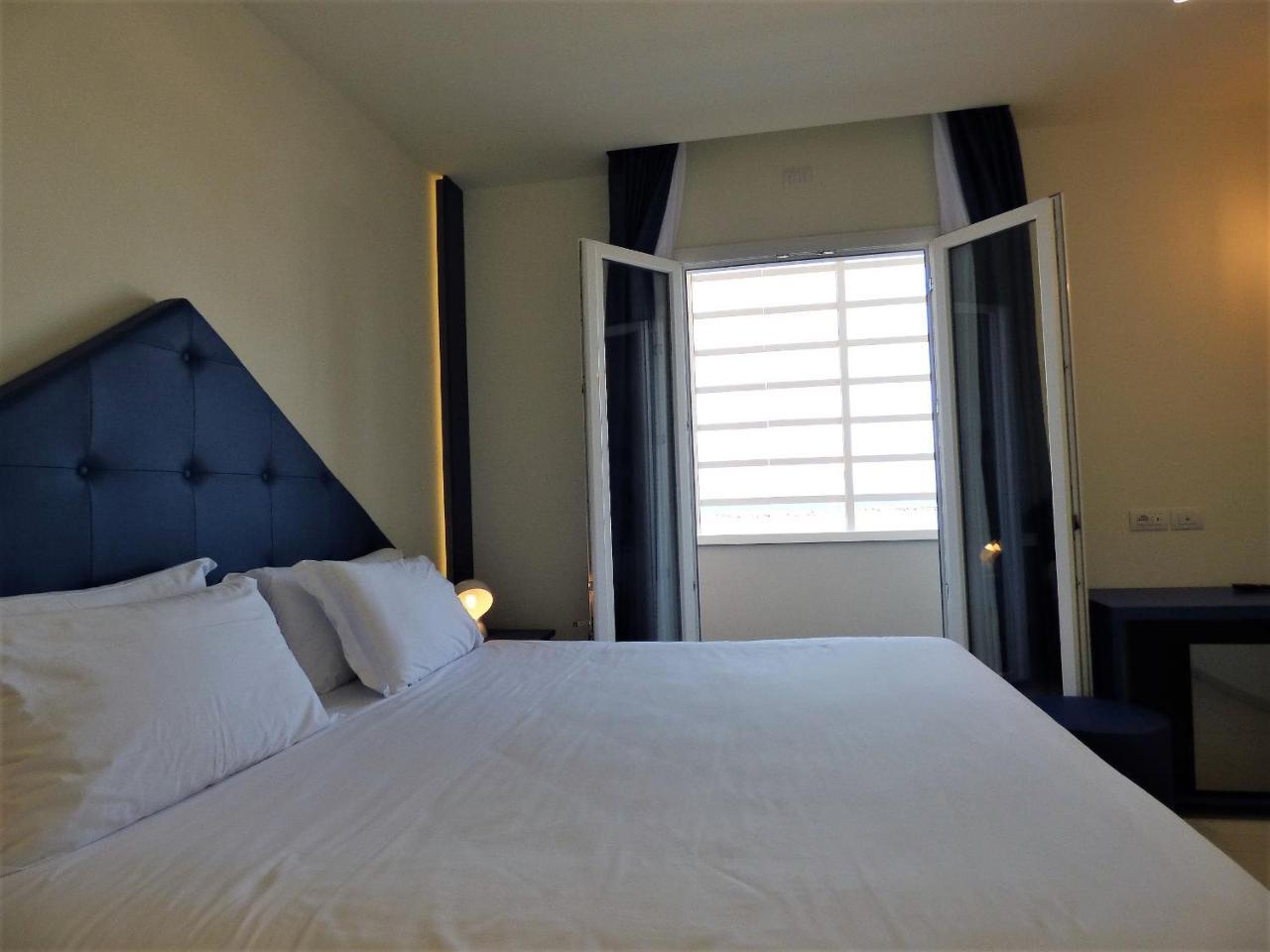 Hotel Trevi เบลลาเรีย-อีเจอา มารีนา ภายนอก รูปภาพ